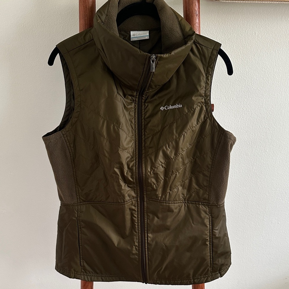 Columbia vest